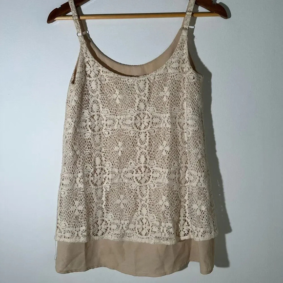 CAbi It Girl Lace Cami Top - Picture 5 of 11